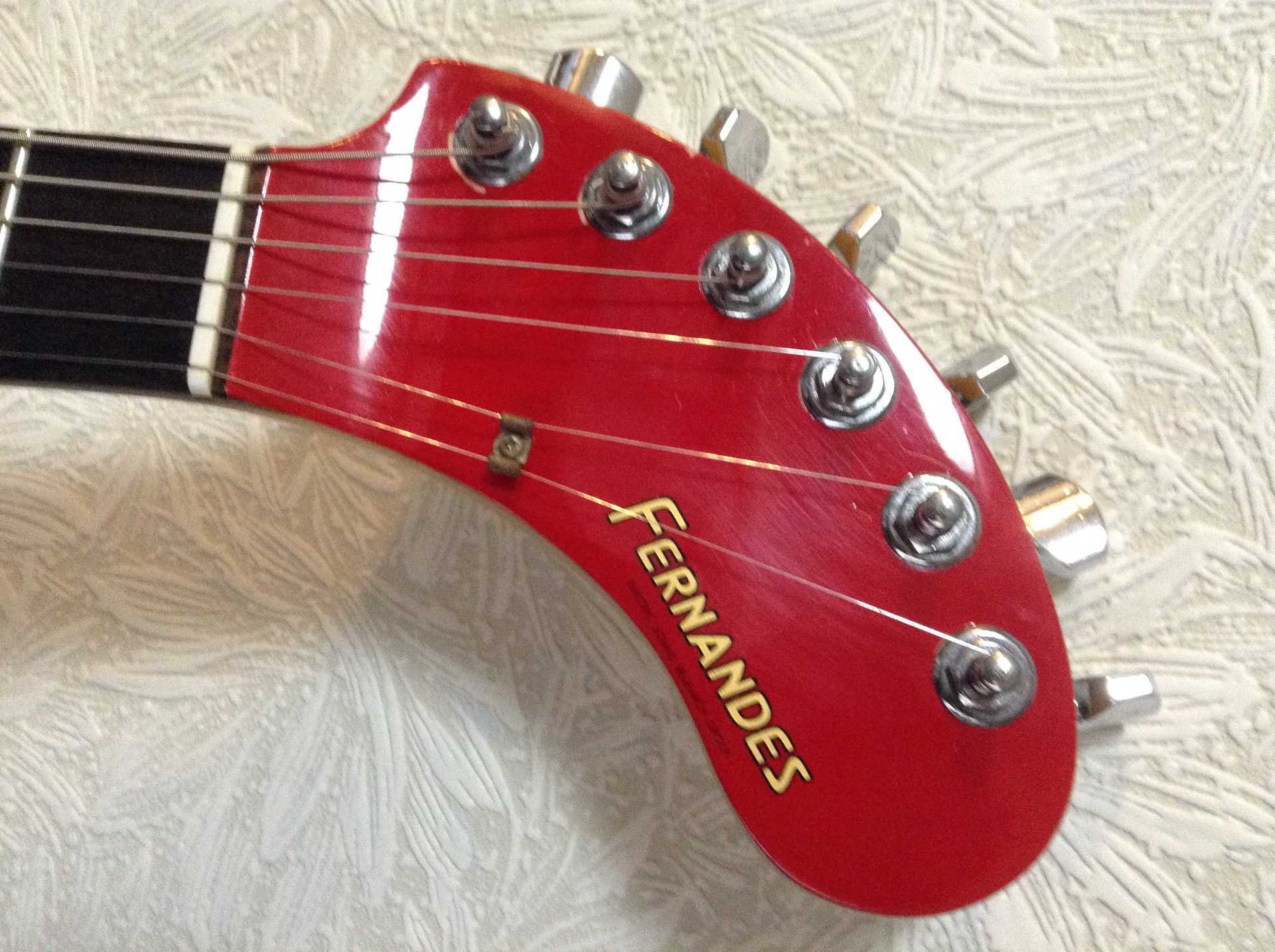 FERNANDES Zo-3 RED 1992or93？: 昔に比べりゃ 金も入るし・・・・